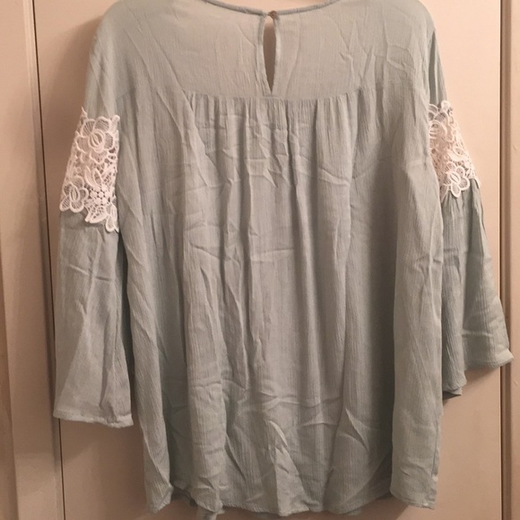 Lace and Grace Feminine and Sweet Flowing Blouse - Picture 2 of 6